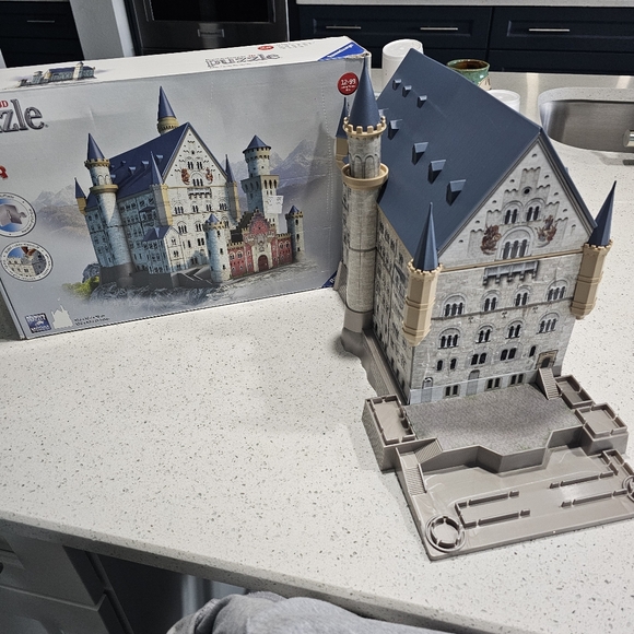 Ravensburger 3D Puzzle Neuschwanstein Castle Disney Inspiration Cinderella - Picture 3 of 6